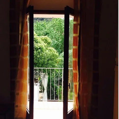 Дом отдыха 1 *